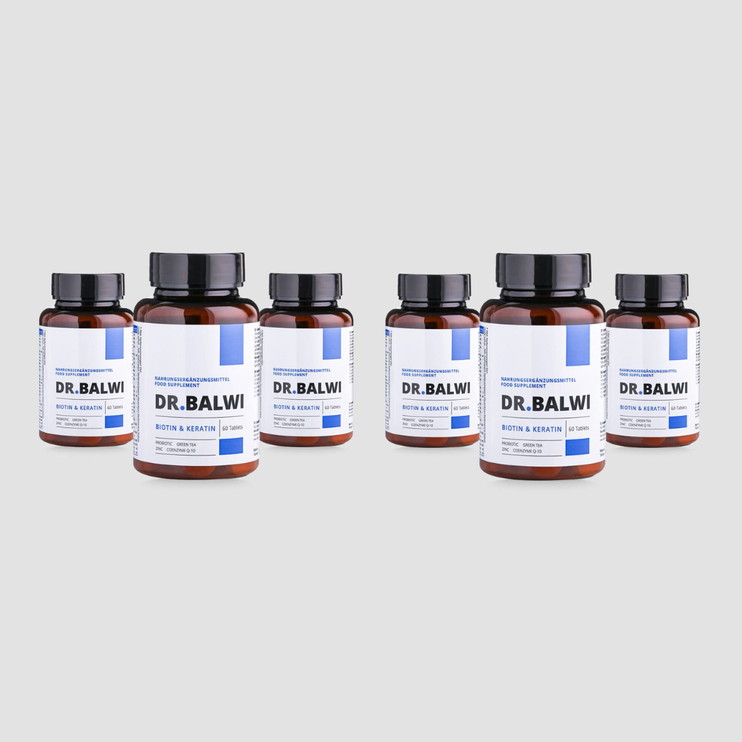 Sechs braune Fläschchen mit schwarzem Deckel, die mit Biotin & Keratin Tabletten aus dem Dr. Balwi Shop in Weiß und Blau beschriftet sind, stehen vor einem hellgrauen Hintergrund - perfekt zur Unterstützung des Haarwachstums.