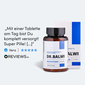 Eine braune Flasche mit der Aufschrift Multivitamin Complex von Dr. Balwi Shop steht vor ihrer Verpackung, auf deren hellgrauem Hintergrund eine deutsche Kundenrezension, Sternebewertungen und das Logo von Reviews.io zu sehen sind.