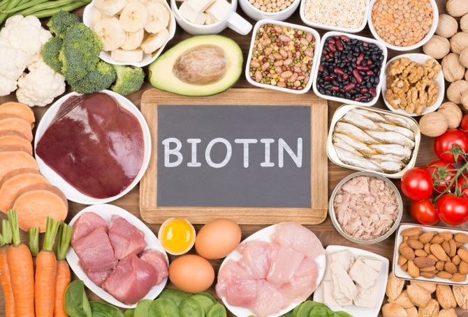 La biotine aide-t-elle contre la chute des cheveux ?