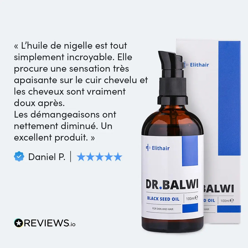 Eine Flasche Dr. Balwi Schwarzkümmelöl von Elithair mit der dazugehörigen Schachtel. Eine Fünf-Sterne-Rezension auf Französisch lobt die beruhigende Wirkung auf Kopfhaut und Haar und erwähnt die Verringerung des Juckreizes. Rezensent: Daniel P. Reviews.io-Logo am unteren Rand.