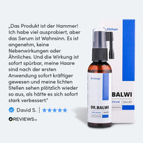 Eine Flasche Dr. Balwi Hair Serum aus dem Dr. Balwi Shop steht vor der Verpackung, daneben eine deutsche Fünf-Sterne-Bewertung von David S. auf REVIEWS.io, in der seine Wirksamkeit gegen Haarausfall gelobt wird.